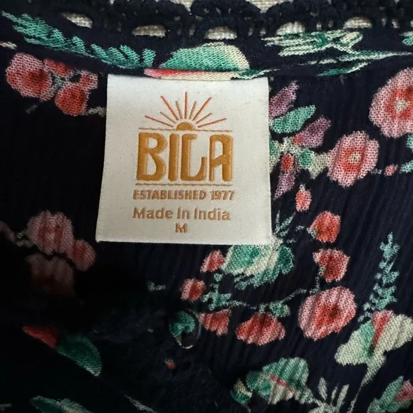 Bila Floral Navy Blue Lace Sleeveless Top Size M - Picture 10 of 11